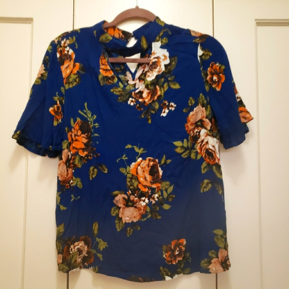 3/$25 Floral V-neck short sleeve Blouse